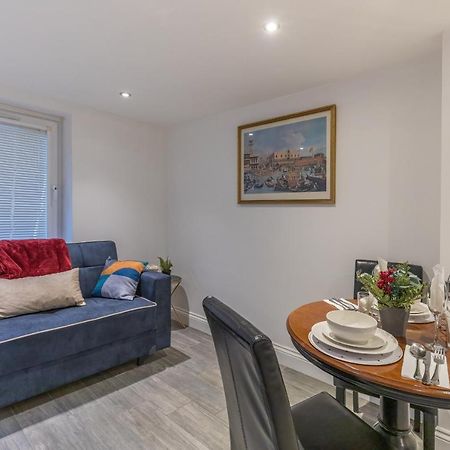 Luxury Hollywood Getaway In The Heart Of The City Brighton Екстер'єр фото